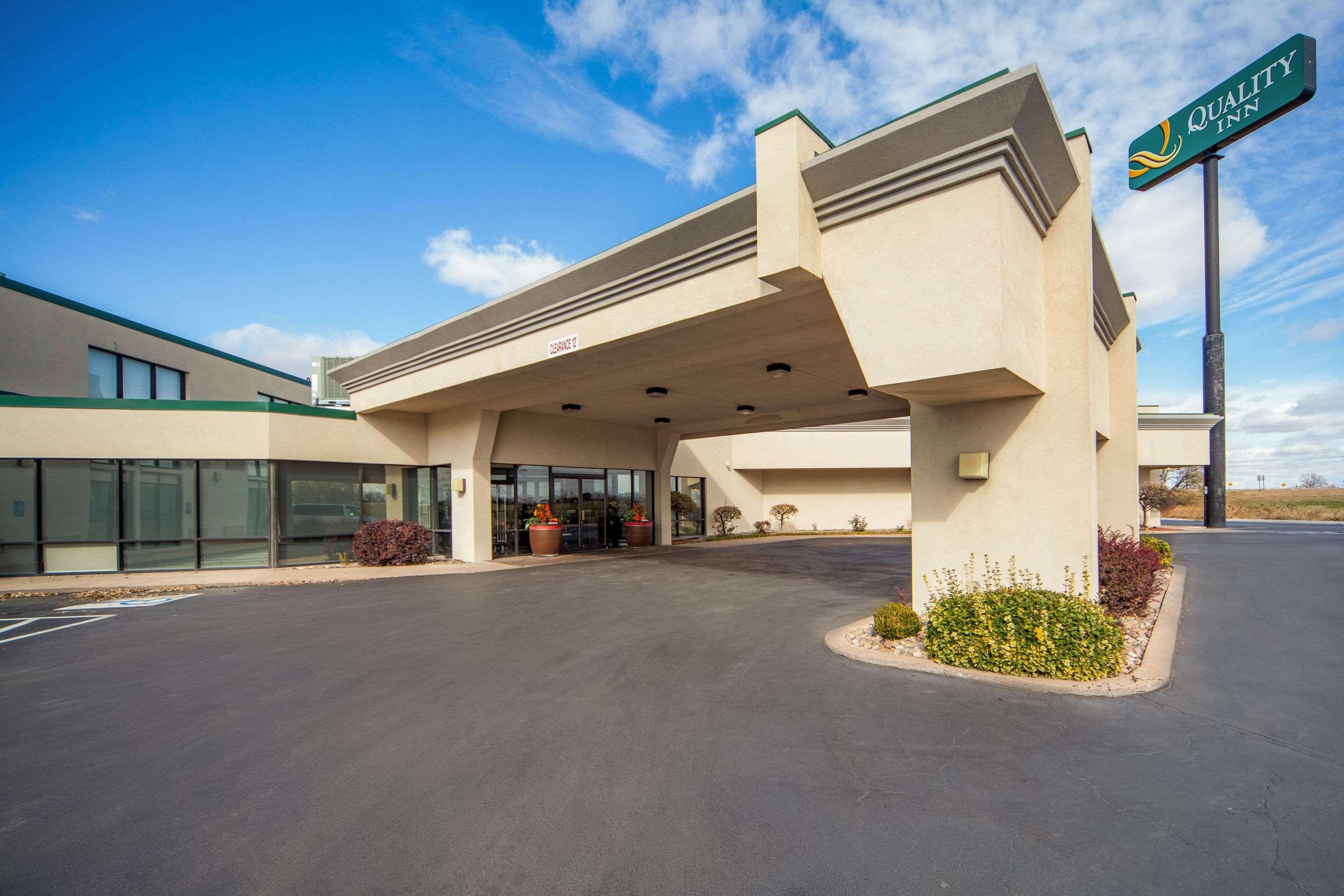 Quality Inn And Conference Center I-80 Grand Island Doniphan Exterior photo